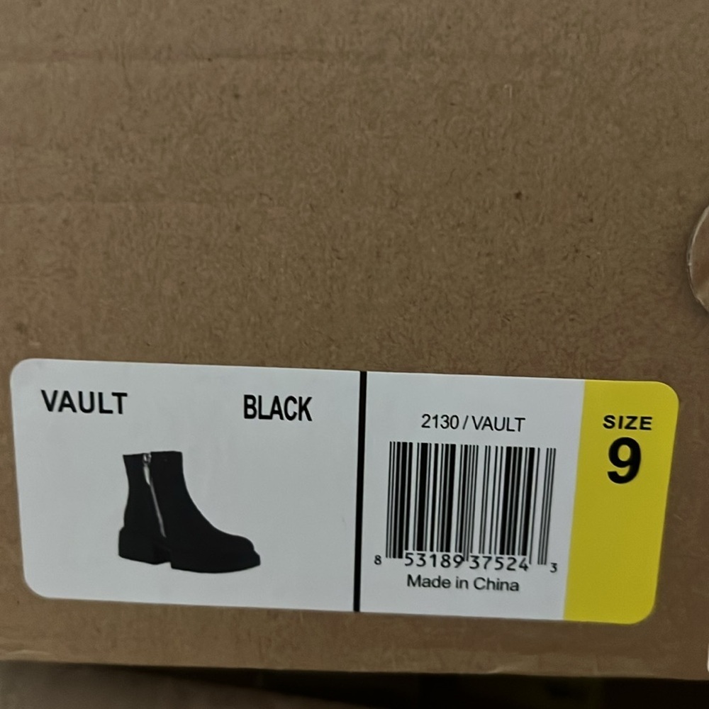 SEVEN7 Women's Vault Chink Black Boots with Zippers - Picture 6 of 10